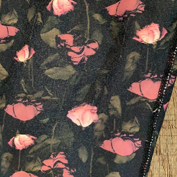 Fabletic sz M floral leggings - Picture 4 of 7